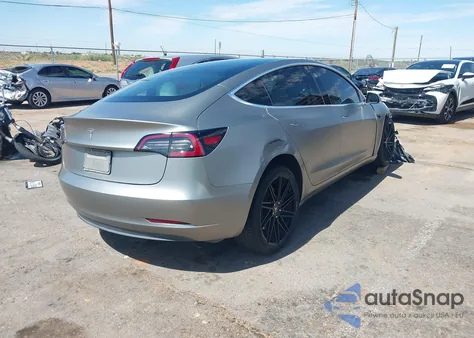 2019 Tesla Model 3 Long Range/Mid Range/Standard Range/Standard Range Plus z USA, uszkodzony, nr VIN 5YJ3E1EA8KF486356